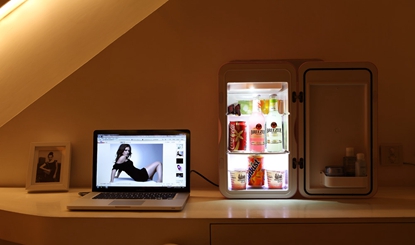 移動(dòng)小冰箱電商產(chǎn)品攝影